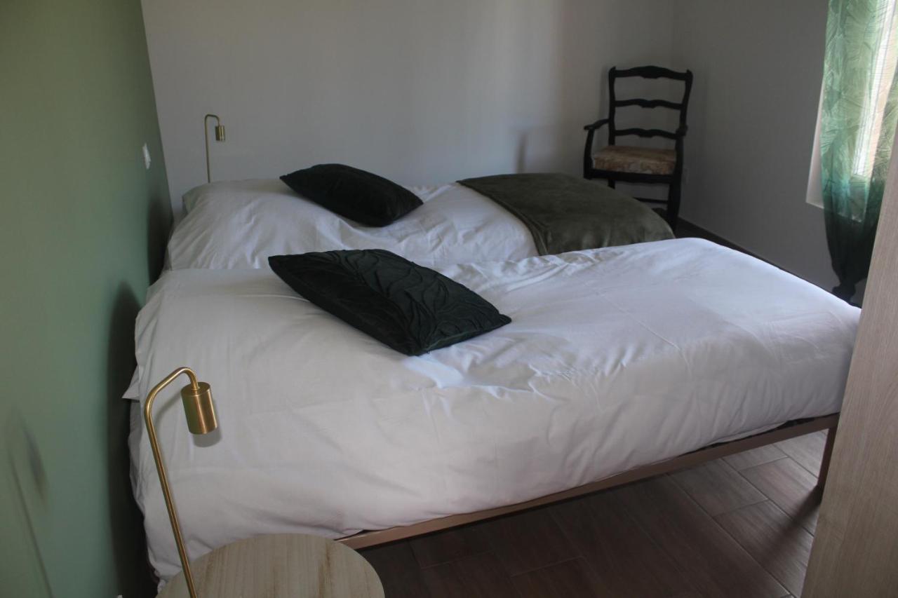 Gite De Charme Pour 10 Personnes Camélas Extérieur photo