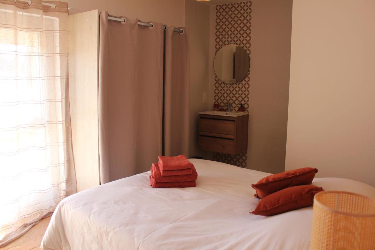 Gite De Charme Pour 10 Personnes Camélas Extérieur photo